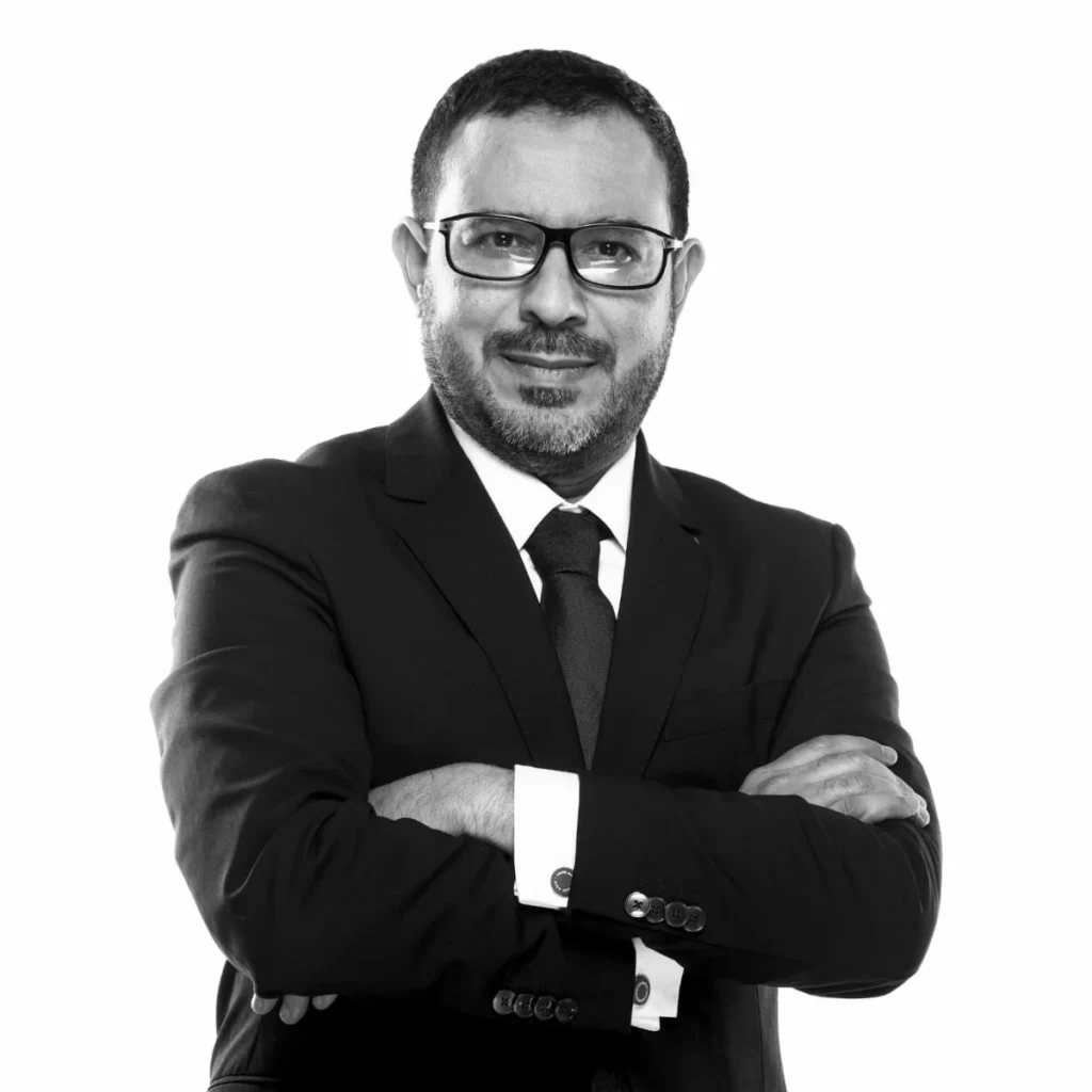 anis mouafik about portrait professionnel costume bureau 1200x1200 anis mouafik about portrait professionnel costume bureau 1200x1200