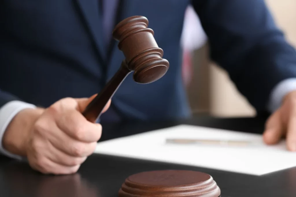 domaines hub arbitrage mediation marteau juge negociation 1200x800 domaines hub arbitrage mediation marteau juge negociation 1200x800